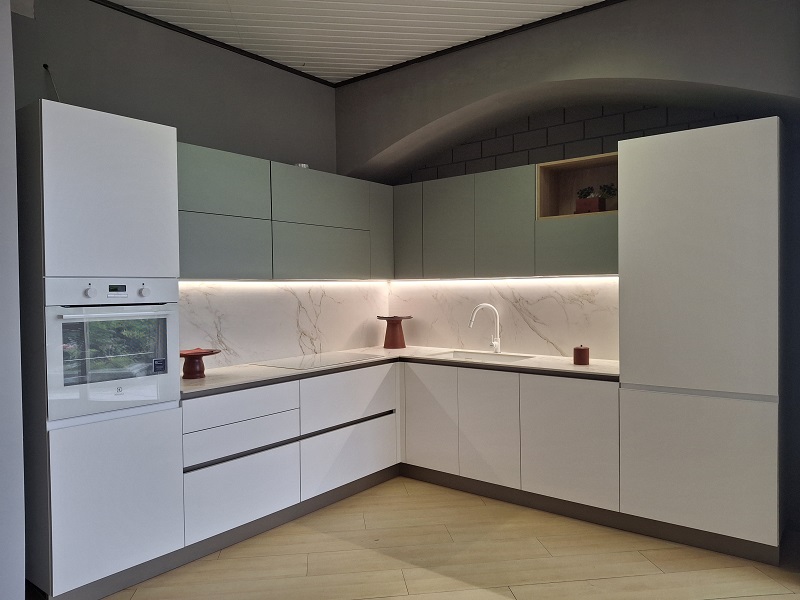 Cucina Q01 laccato bianco